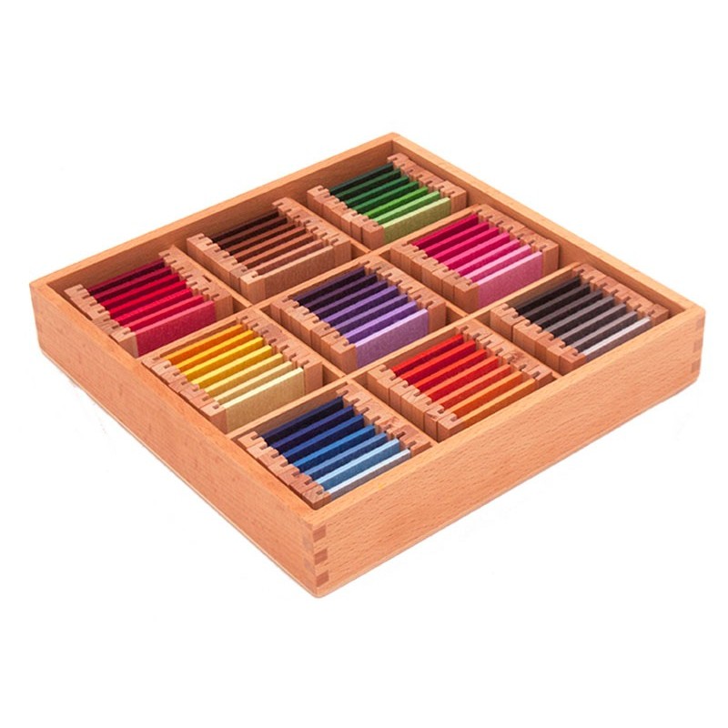 Farebné tieniace krabičky na tablety s niťou ako originál