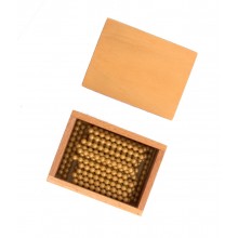 Kasten mit 45 goldenen Perlenstäbchen in BOX FESTE PERLEN